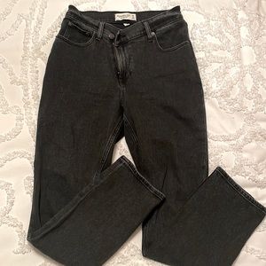 A+F 90s Slim Straight Ultra High Rise Jeans - Black Wash